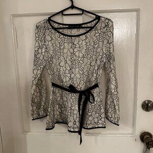 Cute & feminine Lace top